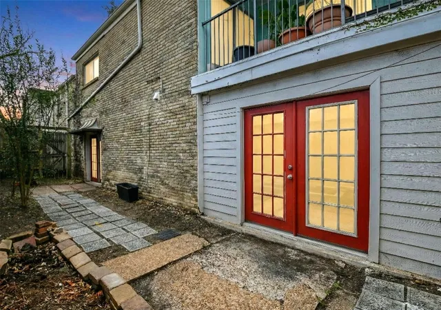 2nd image of 2585 Marilee Ln #3, Houston, TX 77057 | MLS# 65119088