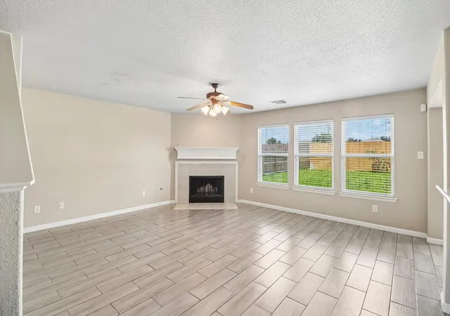 Photo 4 of Single family home for sale at 13914 Bonnetbriar Ln, Sugar Land, TX 77498 | MLS# 72509058 | Listing updated on 2026-10-07