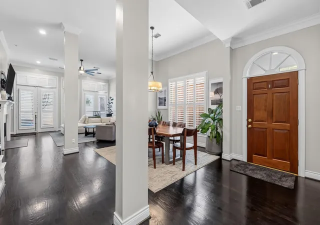 4th image of 2429 North Blvd, Houston, TX 77098 | MLS# 52859690