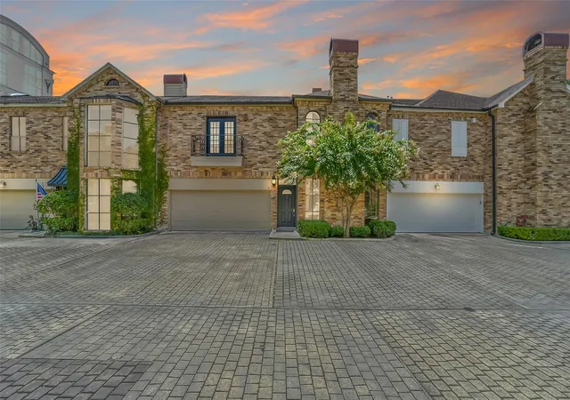 30th image of 1605 Nantucket Dr #B, Houston, TX 77057 | MLS# 78331281