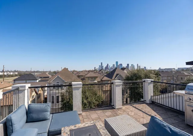 4th image of 2613 Maxroy St, Houston, TX 77007 | MLS# 75113938