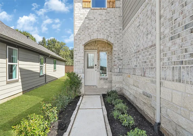 Photo 3 of Sale Pending at 11107 August Sunset Dr, Needville, TX 77461 | MLS# 14280272 | Listing updated on 2026-08-27