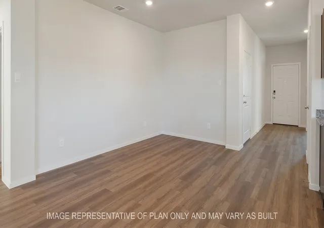 3rd image of 1005 Legrand St, Brenham, TX 77833 | MLS# 86777538