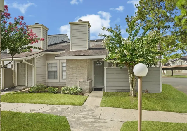 Photo 1 of Sale Pending at 11917 Bob White Dr #14-885, Houston, TX 77035 | MLS# 71552292 | Listing updated on 2026-08-31