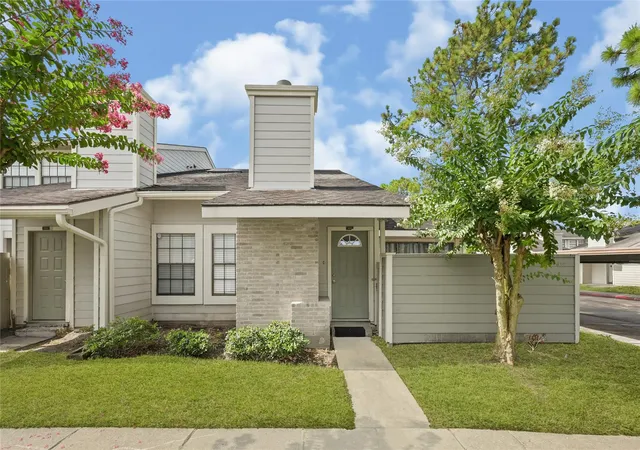 Photo 2 of Sale Pending at 11917 Bob White Dr #14-885, Houston, TX 77035 | MLS# 71552292 | Listing updated on 2026-08-31