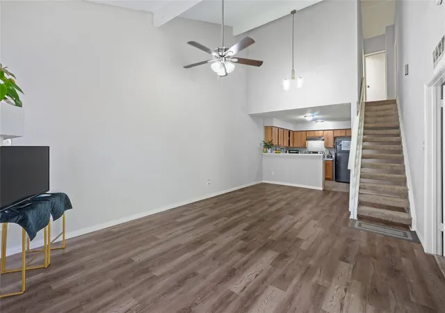 Listing Photo 4 - Condo for sale in building located at 11917 Bob White Dr, Houston, TX 77035 - Unit #14-885