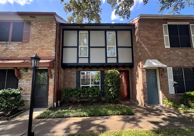 3rd image of 5218 Milwee St #6, Houston, TX 77092 | MLS# 42146341