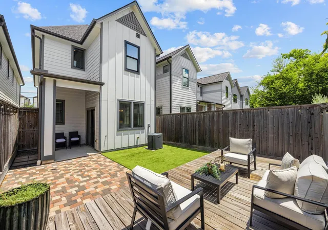 3rd image of 114 E 33Rd St #B, Houston, TX 77018 | MLS# 9327652