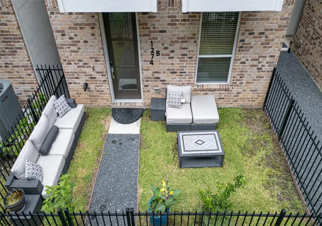 2nd image of 1274 N Post Oak Rd #B, Houston, TX 77055 | MLS# 71233882