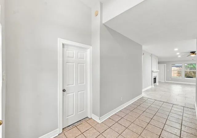 Photo 4 of Sale Pending at 318 Magnolia Estates Dr, League City, TX 77573 | MLS# 57752195 | Listing updated on 2026-10-10