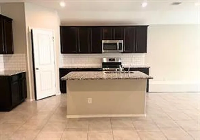 Photo 4 of Single family home for sale at 8310 Rose Petals Ln, Rosharon, TX 77583 | MLS# 81807149 | Listing updated on 2026-09-07