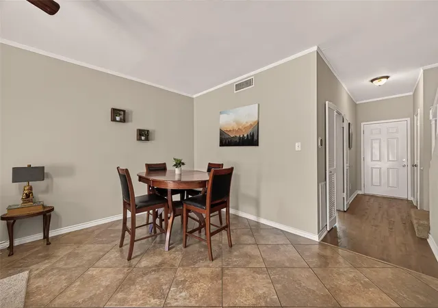 2nd image of 14715 Barryknoll Ln #121, Houston, TX 77079 | MLS# 75294986