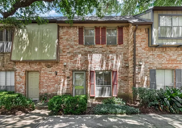 5th image of 14715 Barryknoll Ln #121, Houston, TX 77079 | MLS# 75294986