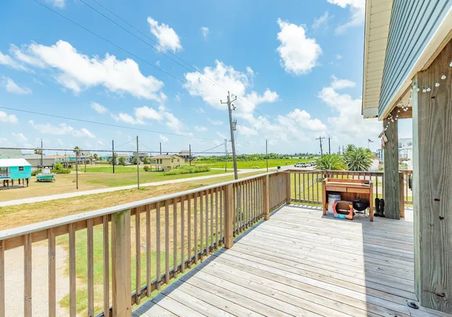 5th image of 1310 Monument Dr, Freeport, TX 77541 | MLS# 2241531