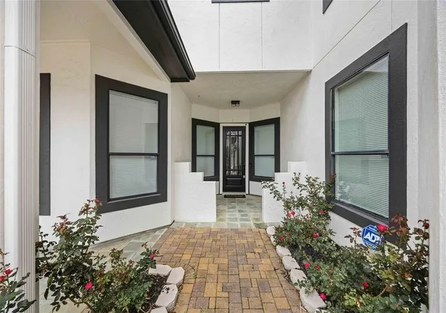 Photo 3 of Single family home for sale at 1477 Silverado Dr, Houston, TX 77077 | MLS# 39923836 | Listing updated on 2026-09-01