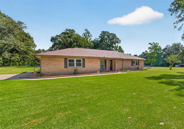Photo 3 of Sale Pending at 68 White Oak Dr, New Caney, TX 77357 | MLS# 93887903 | Listing updated on 2026-09-07