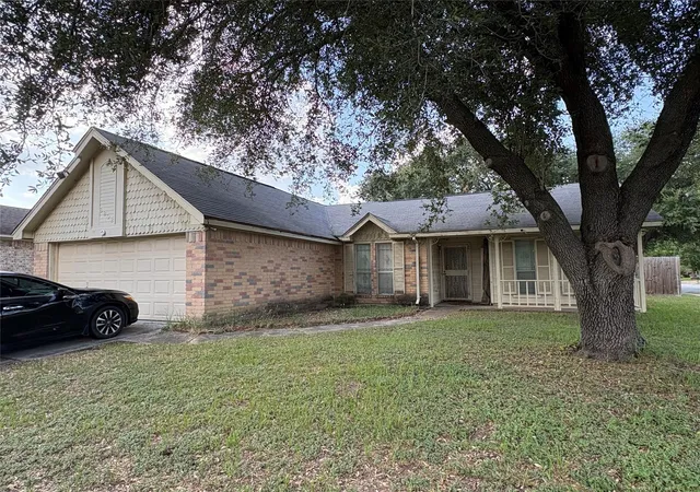 Photo 2 of Single family home for sale at 8202 Winding Meadow Ct, Houston, TX 77040 | MLS# 2935947 | Listing updated on 2026-09-18