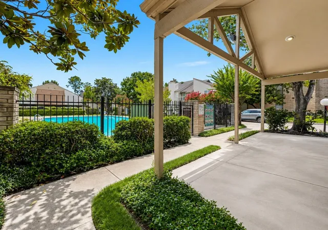 33rd image of 10047 Westpark Dr #77, Houston, TX 77042 | MLS# 57686881