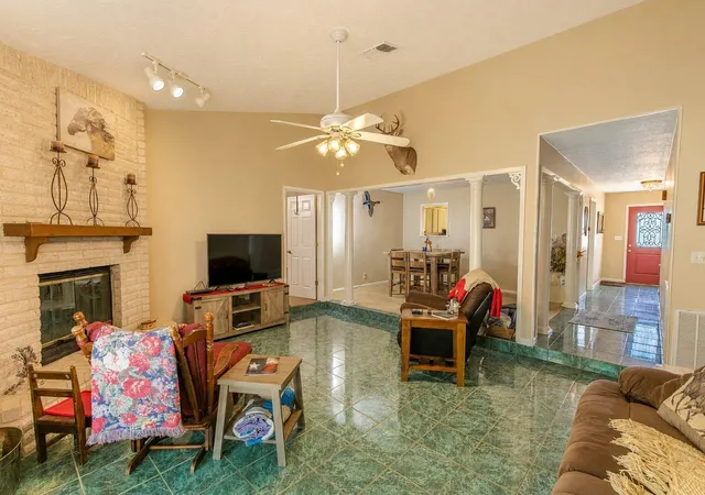 Photo 4 of Single family home for sale at 116 Briarwood Ln, Bellville, TX 77418 | MLS# 52595607 | Listing updated on 2026-08-17