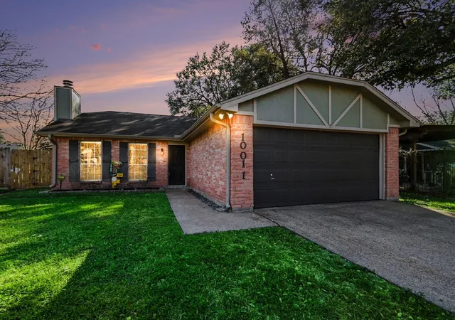Photo 2 of Single family home for sale at 10011 Sand Pass Ln, Houston, TX 77064 | MLS# 63527447 | Listing updated on 2026-09-04