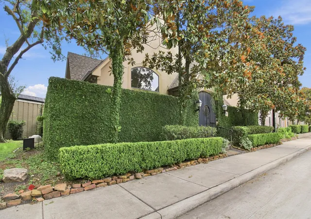 Photo 1 of Single family home for sale at 4057 Breakwood Dr, Houston, TX 77025 | MLS# 11386882 | Listing updated on 2026-09-20