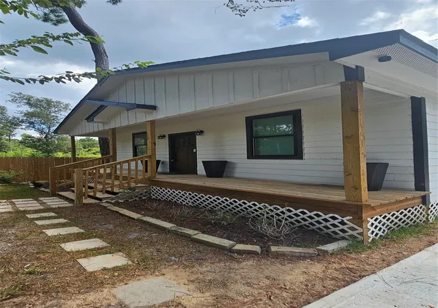 2nd image of 160 Oak Ln, Shepherd, TX 77371 | MLS# 86994856