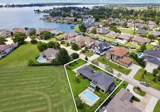 Photo 1 of Sale Pending at 12313 White Oak Pointe, Conroe, TX 77304 | MLS# 34377315 | Listing updated on 2026-08-24