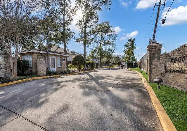 2nd image of 2800 Jeanetta St, Houston, TX 77063