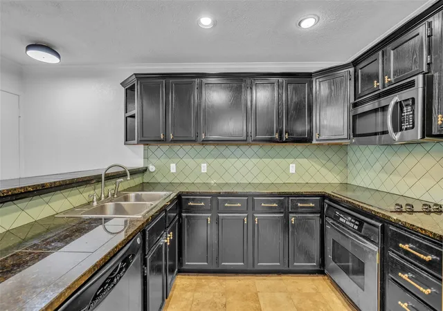 Photo 3 of Condo for sale at 2800 Jeanetta St #610, Houston, TX 77063 | MLS# 60650066 | Listing updated on 2026-08-11