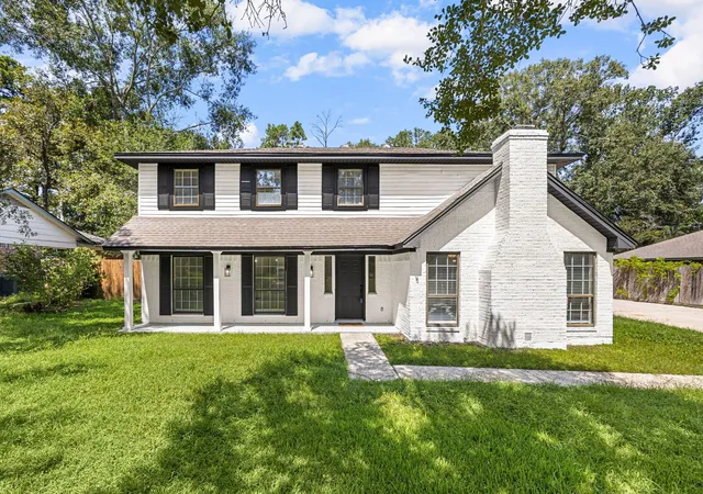 Photo 2 of Single family home for sale at 2658 S Woodloch St, Conroe, TX 77385 | MLS# 64323251 | Listing updated on 2026-09-12