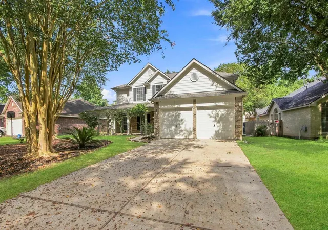 Photo 2 of Sale Pending at 83 N Creekmist Pl, Conroe, TX 77385 | MLS# 26982235 | Listing updated on 2026-09-09
