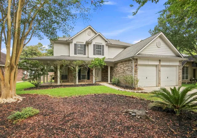 Photo 2 of Sale Pending at 83 N Creekmist Pl, Conroe, TX 77385 | MLS# 26982235 | Listing updated on 2026-09-09
