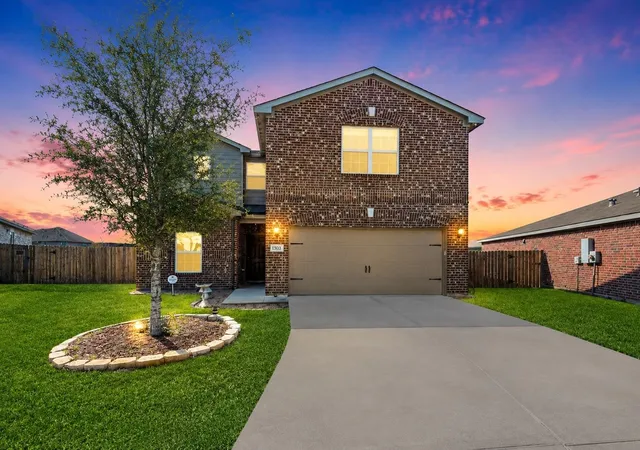 Photo 3 of Single family home for sale at 15203 Albert Oak Dr, Humble, TX 77396 | MLS# 12403631 | Listing updated on 2026-08-17