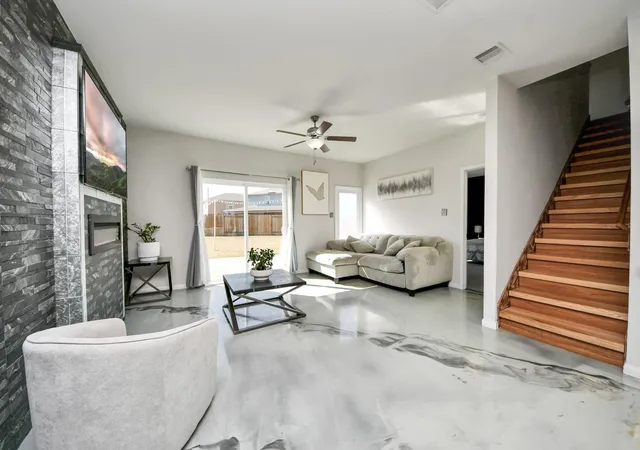 Photo 4 of Single family home for sale at 15203 Albert Oak Dr, Humble, TX 77396 | MLS# 12403631 | Listing updated on 2026-08-17
