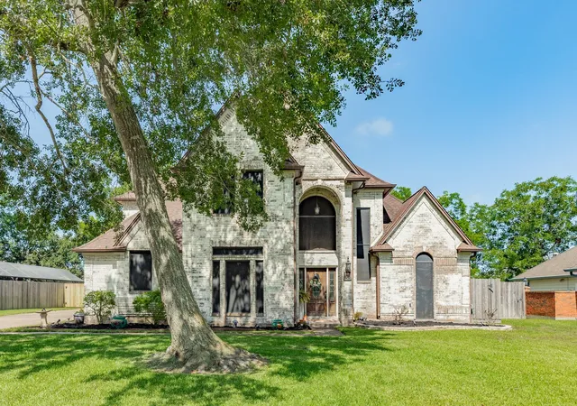 2nd image of 58 S Calla Lily Ct, Lake Jackson, TX 77566 | MLS# 92796653