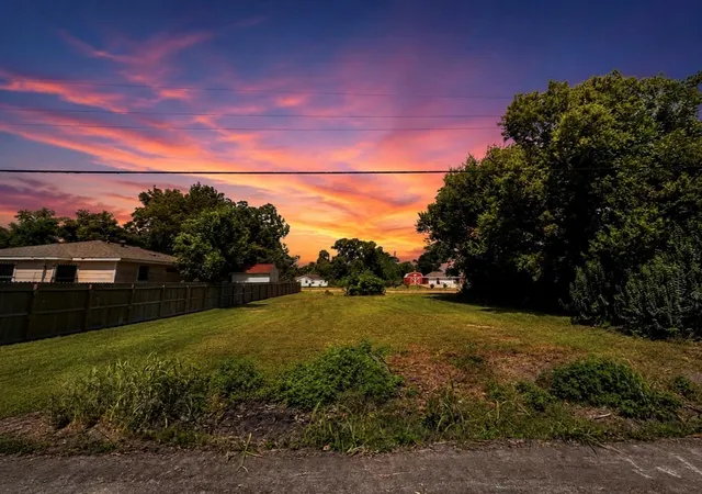 2nd image of 4713 Russell St, Houston, TX 77026 | MLS# 58380594