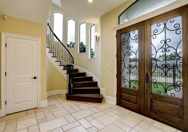 4th image of 5526 Mcculloch Cir, Houston, TX 77056 | MLS# 70297722