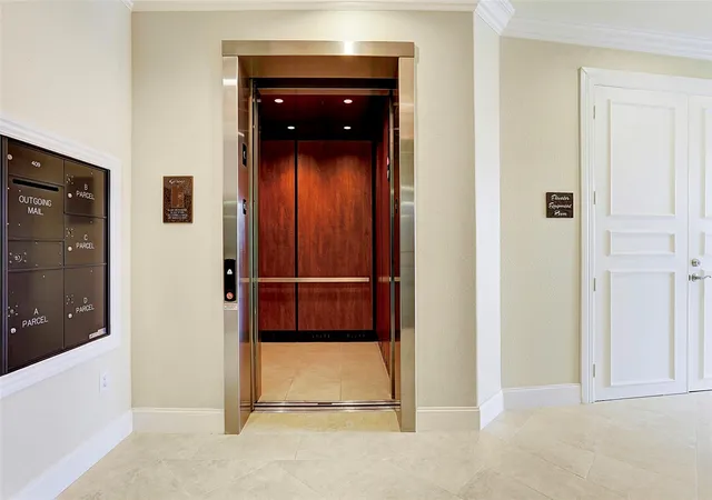Photo 3 of Condo for sale at 2120 Kipling St #209, Houston, TX 77098 | MLS# 77430063 | Listing updated on 2026-08-12