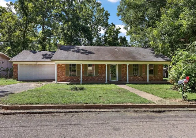 1st image of 207 E Homewood Dr, Crockett, TX 75835 | MLS# 29763949