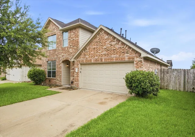 2nd image of 34 San Simeon Dr, Manvel, TX 77578 | MLS# 69801830