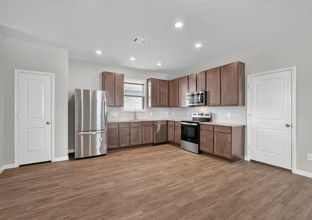 Photo 4 of Single family home for sale at 4702 Los Pines Way, Bryan, TX 77807 | MLS# 87457247 | Listing updated on 2026-09-20