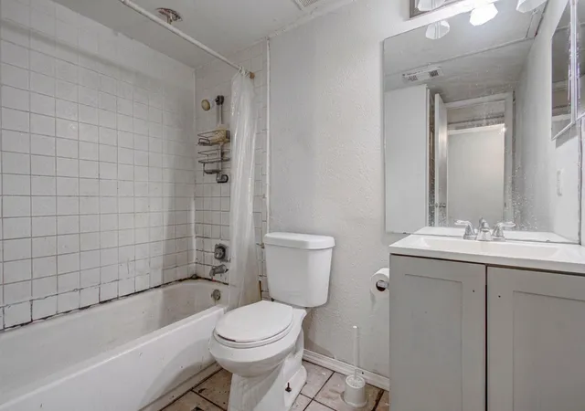 Photo 3 of Condo for sale at 10603 Wilcrest Dr #15, Houston, TX 77099 | MLS# 91889231 | Listing updated on 2026-09-22