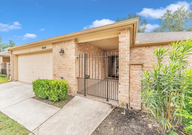 Photo 3 of Single family home for sale at 6603 Pauma Dr, Houston, TX 77069 | MLS# 53460123 | Listing updated on 2026-08-22