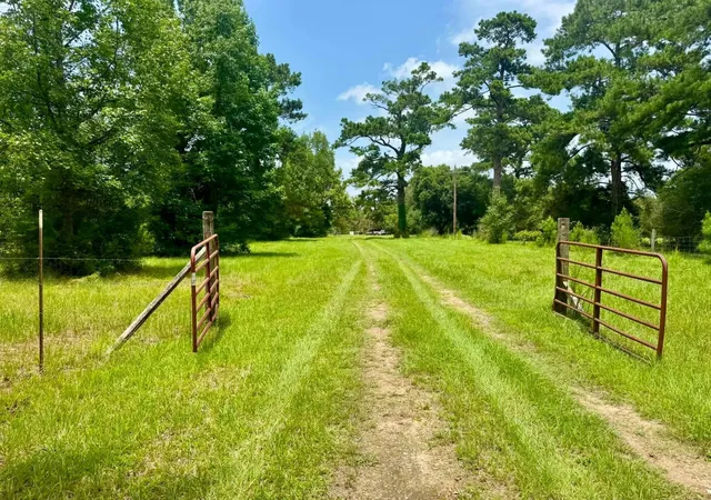 5th image of 3882 Co Rd 4875, Warren, TX 77664 | MLS# 79498514
