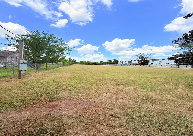 11th image of 1626 De Soto St, Houston, TX 77091 | MLS# 67596455