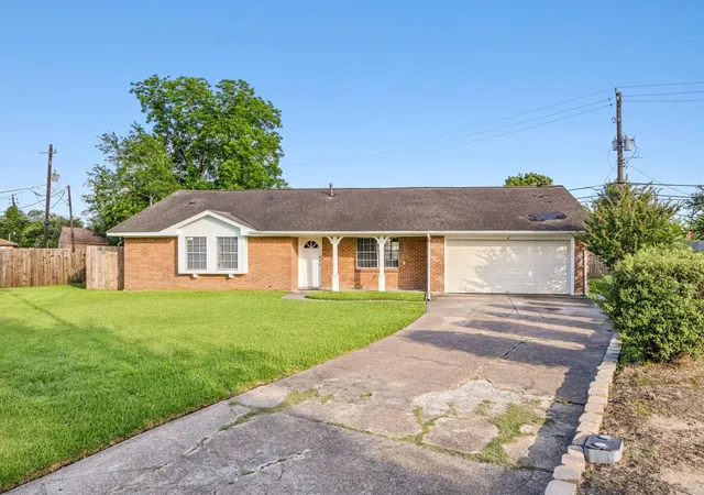 2nd image of 4502 Sage Cir, Baytown, TX 77521 | MLS# 85934272