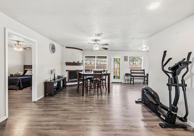 5th image of 4502 Sage Cir, Baytown, TX 77521 | MLS# 85934272