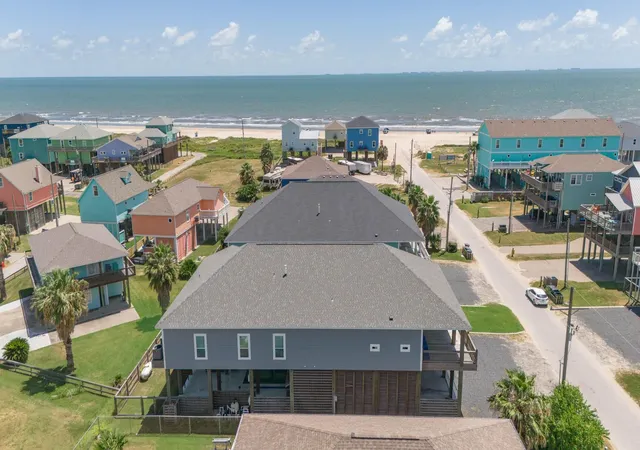 33rd image of 870 Kahla Dr, Crystal Beach, TX 77650 | MLS# 56432975