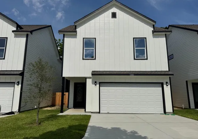 Photo 1 of Single family home for sale at 1308 Duff Ln, Houston, TX 77022 | MLS# 84226085 | Listing updated on 2026-09-16