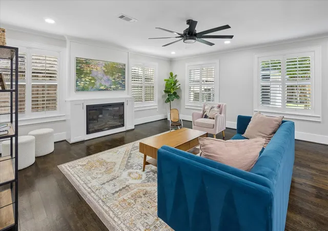 3rd image of 1013 Fisher St, Houston, TX 77018 | MLS# 36450633
